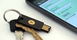 Securitatea IT ar putea arata altfel din 2014. Google şi Facebook se pregatesc pentru renuntarea la parole YubiKey Neo