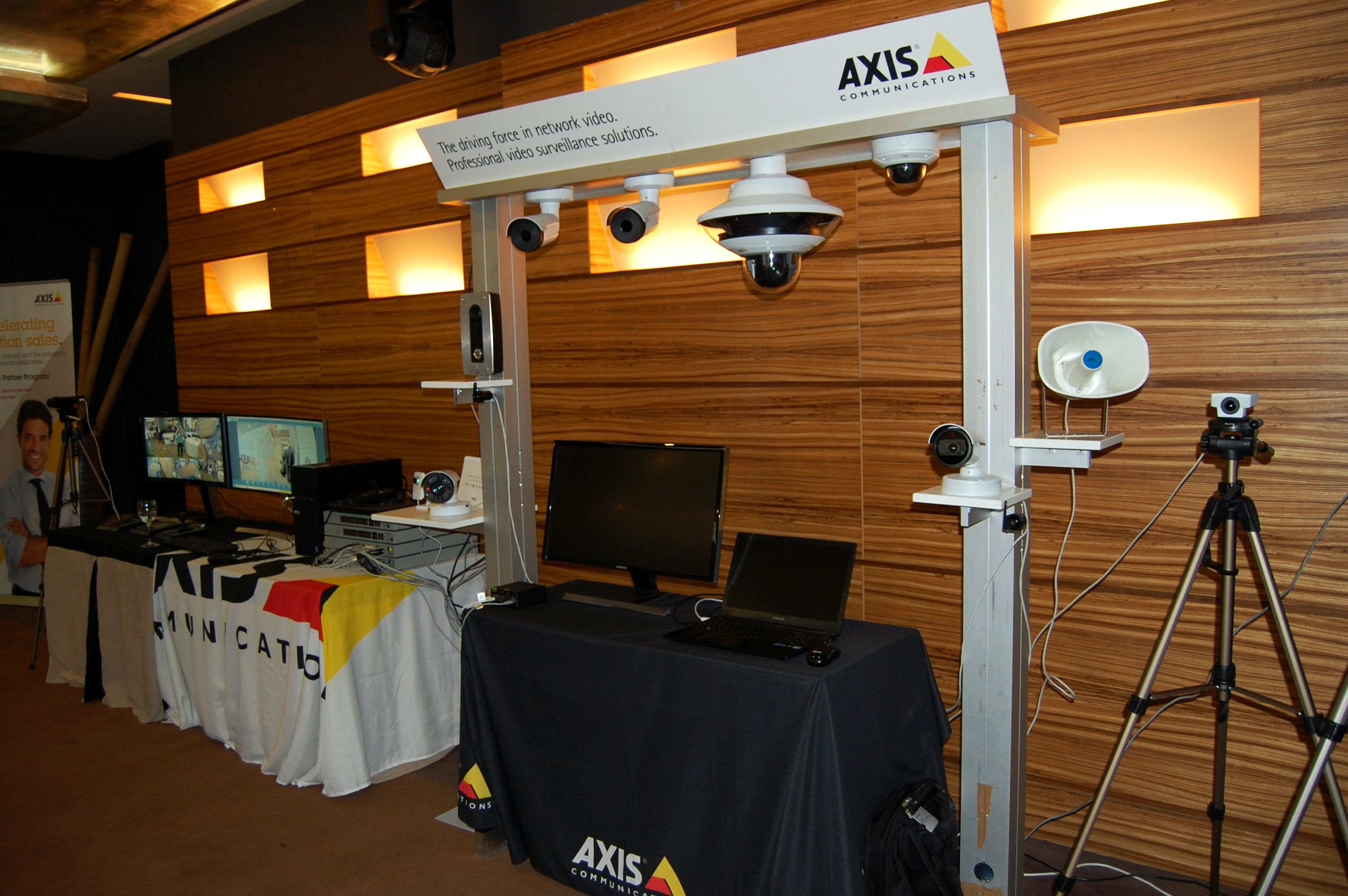 Tehnologie inovatoare de securitate la AXIS OPEN DAY 2015