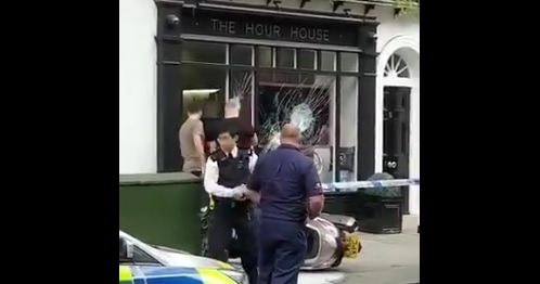 Hoți înarmați pe scutere au jefuit un magazin de ceasuri de lux din Londra