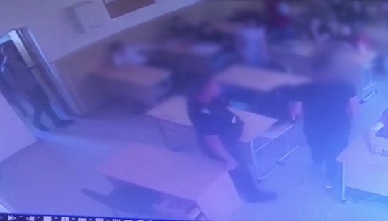Un jandarm a lovit un elev într-un liceu din Giurgiu, unde avea loc examenul de bacalaureat