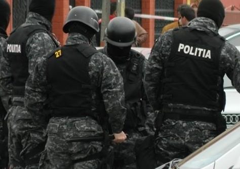 Percheziții în Prahova la persoane bănuite de furt din parcuri petroliere