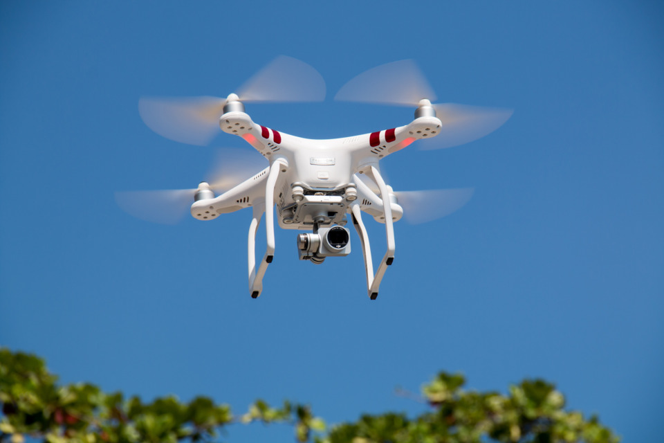 Amazon și alte companii propun monitorizarea casei cu ajutorul dronelor