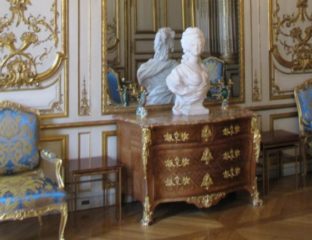 Statul francez depunde plângere pentru furtul a șapte opere de ară din Palatul Elysée