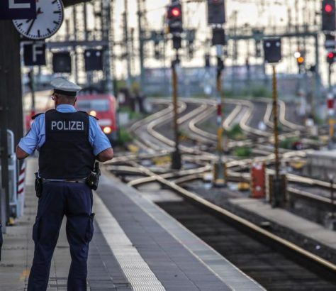 Gara centrală din Frankfurt a fost închisă pentru a prinde trei suspecți de jaf