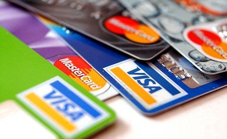De sâmbătă intră în vigoare noi măsuri de siguranță pentru plata cu cardul