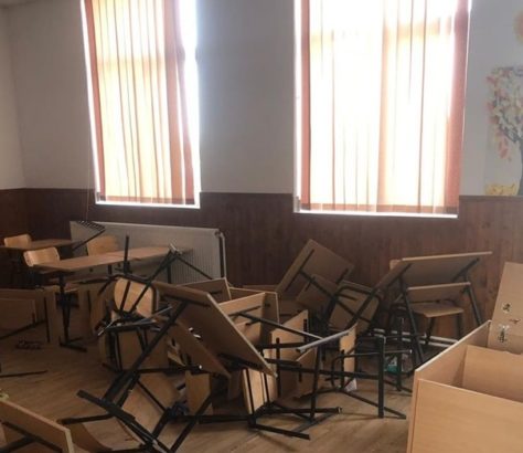 O școală fără pază a fost devastată de 3 copii